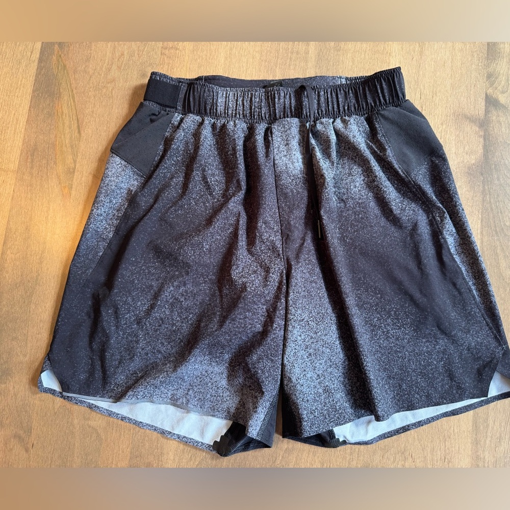 Lululemon Men’s Fast and Free Shorts XS Black/Grey